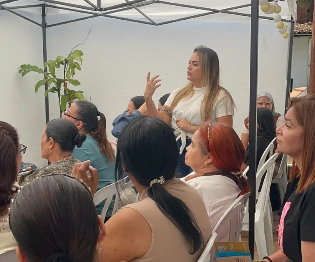 Comunicacion-asertiva-mujeres-corporacion-aequitas-1